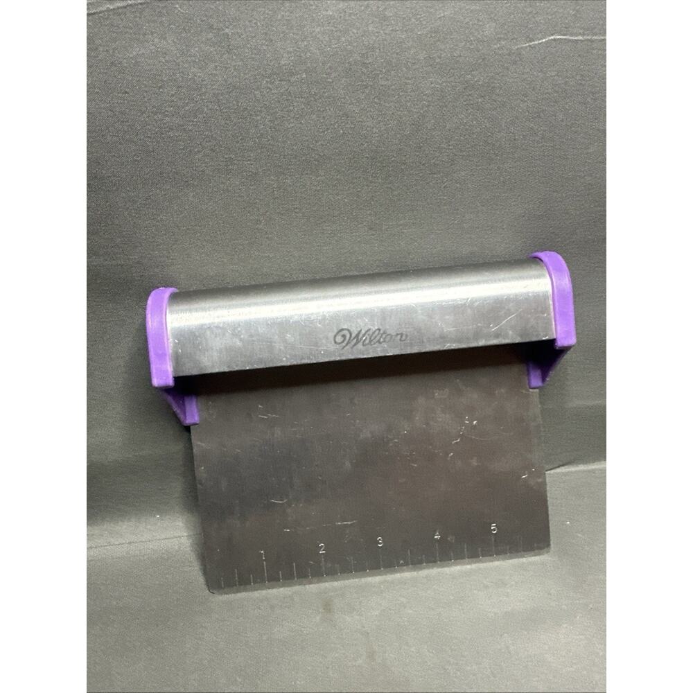 Wilton Stainless-Steel Bench Scraper/Chopper/With Ruler 6” - Picture 4 of 8